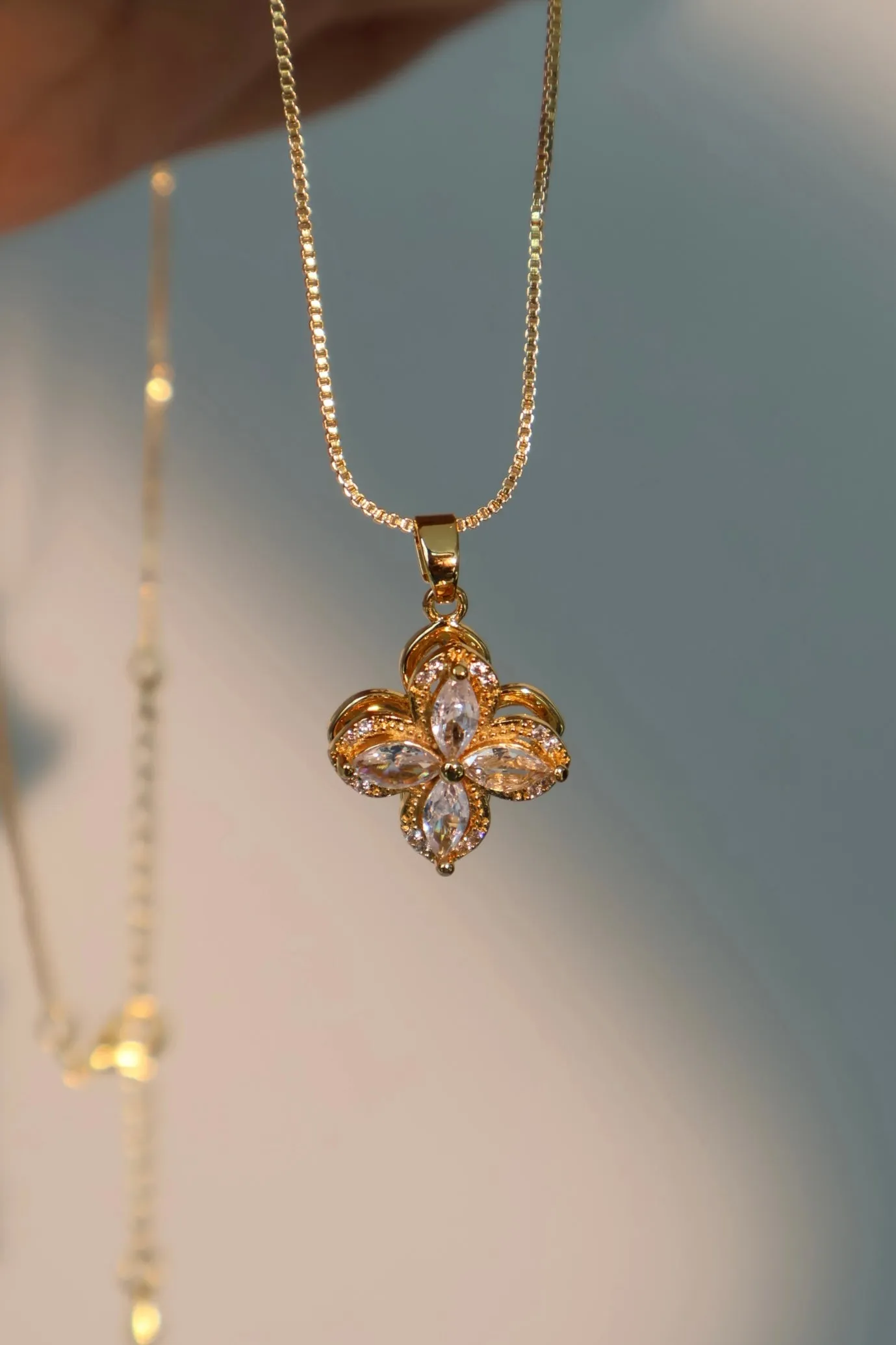 18K Real Gold Plated Spinning Lucky Leaf Necklace