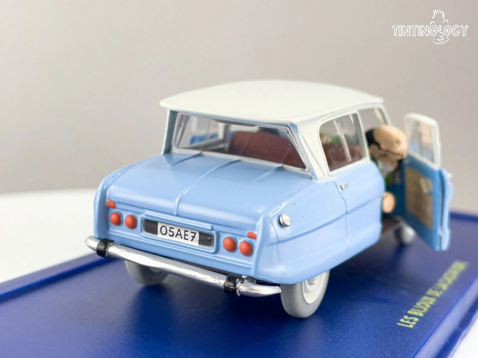 ATLAS TINTIN CAR # 14 Citroen Ami 6 Castafiore Emerald Herge model car 1/43 Scale