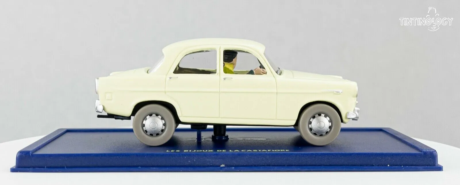 ATLAS TINTIN CAR # 52 Alfa Romeo - Castafiore Emerald Herge model car 1/43 Scale