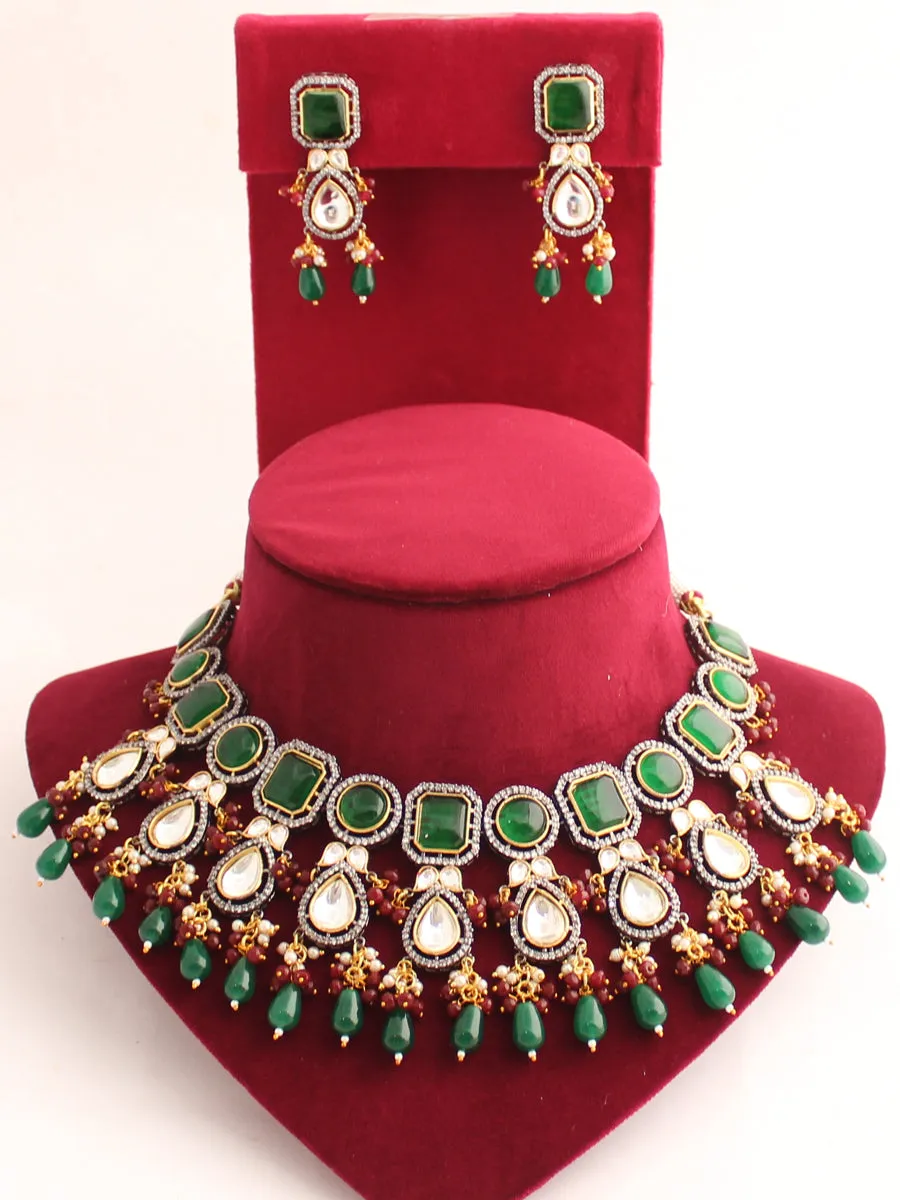 Ditya Necklace Set