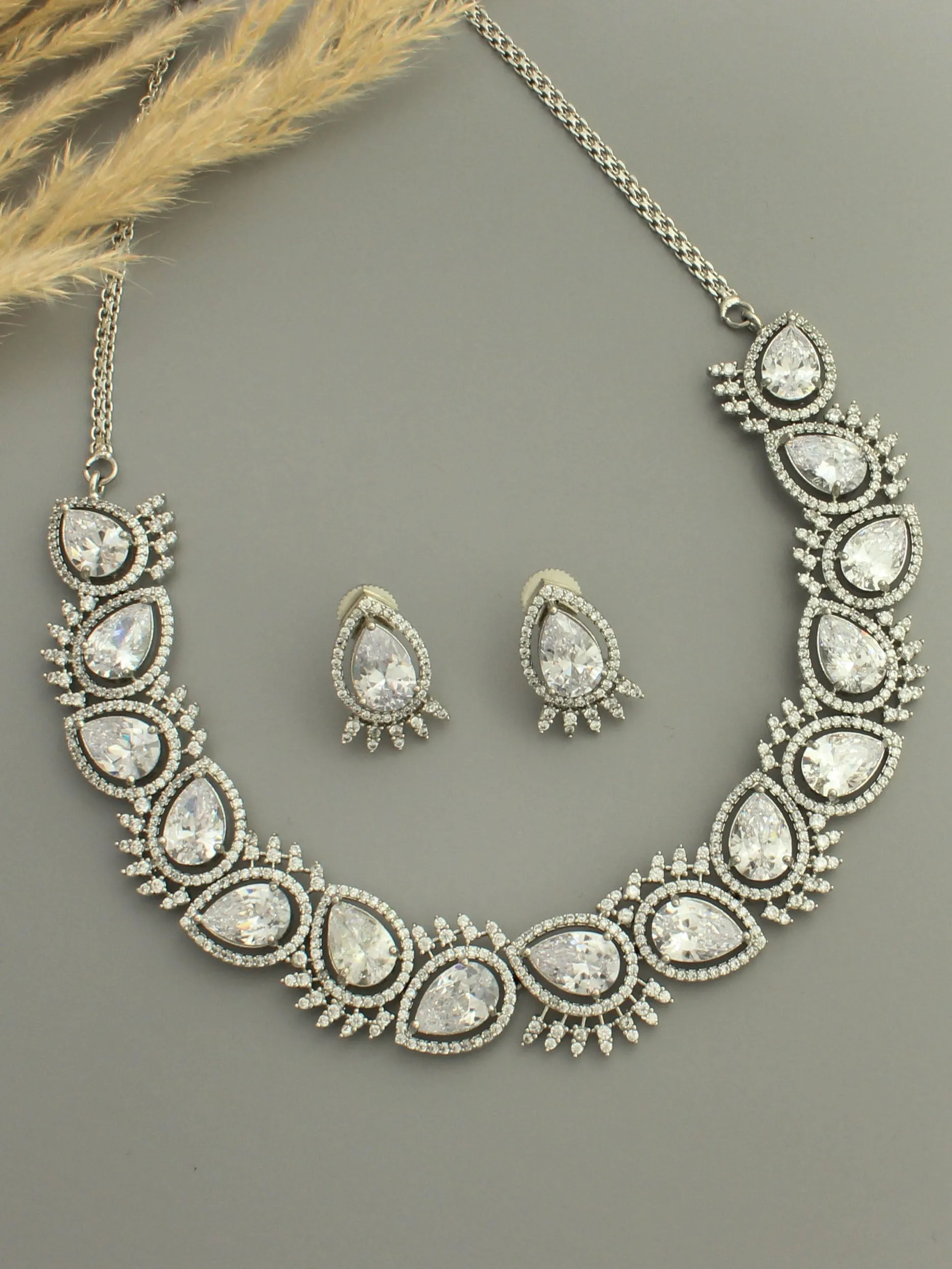 Frankie Necklace Set